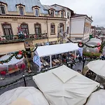 Vibe 90 Old Town